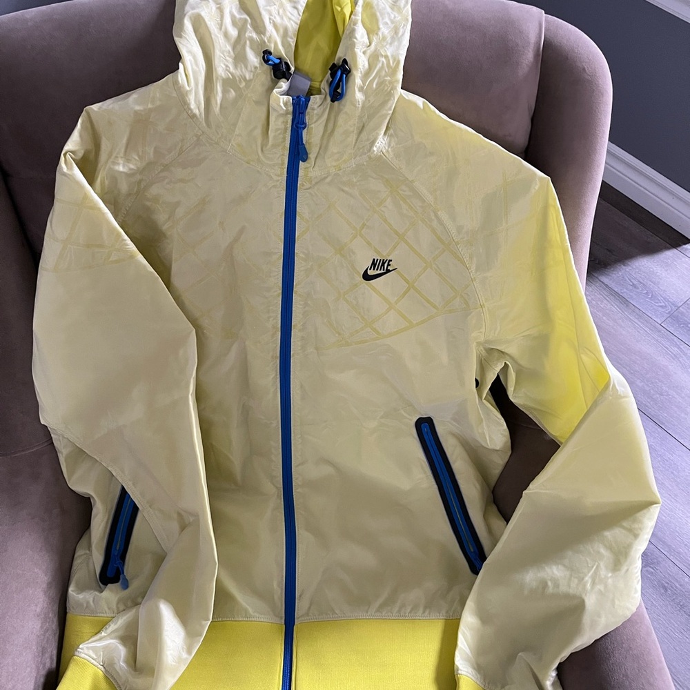 Nike wind breaker